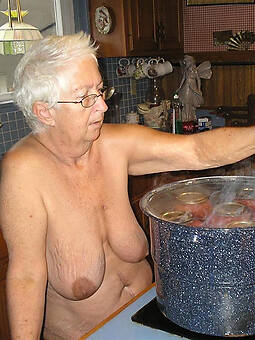 gorgeous grandma saggy boobs porn pics