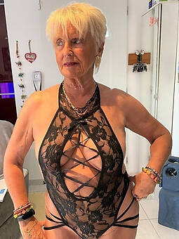 beautiful cougar granny xxx pics